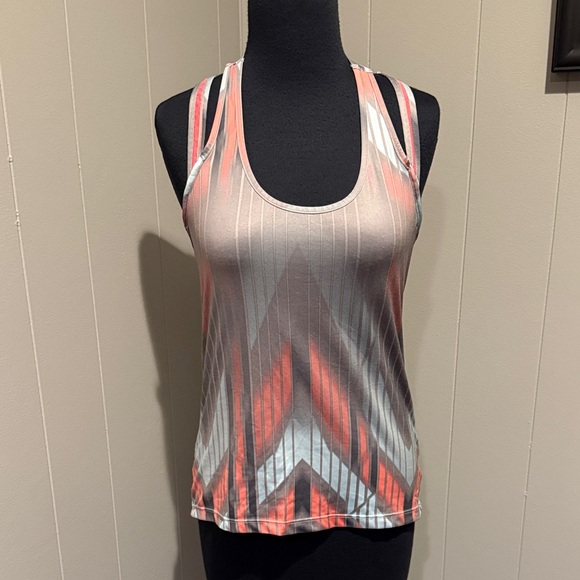 Oakley Women's Workout Running CrossFit Tank Top - Coral and Gray Chevron - Picture 1 of 5